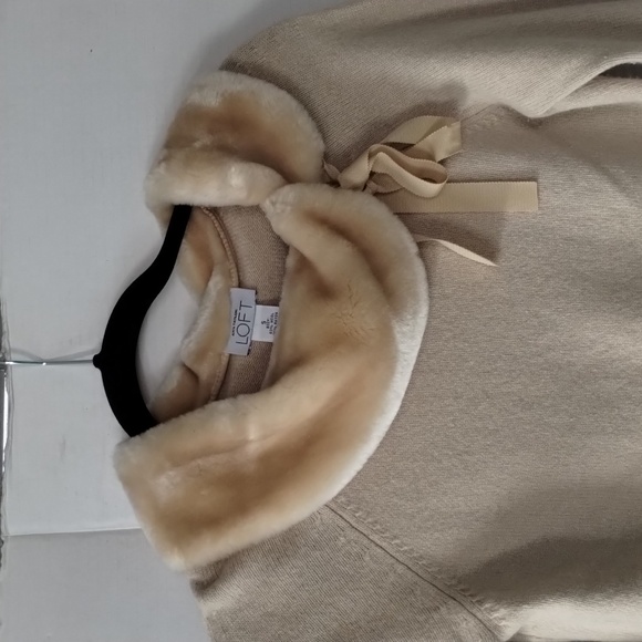 LOFT Women's Beige Sweater with Faux Fur Collar SZ Small Classic Old Money Cozy - Picture 2 of 9